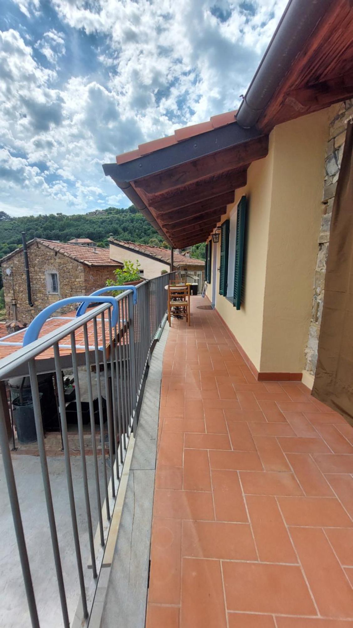 Il Nido Del Viaggiatore Vallebona Exteriör bild